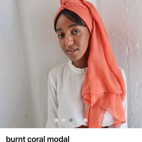 Burnt coral Vela scarves model - Picture 3 of 7